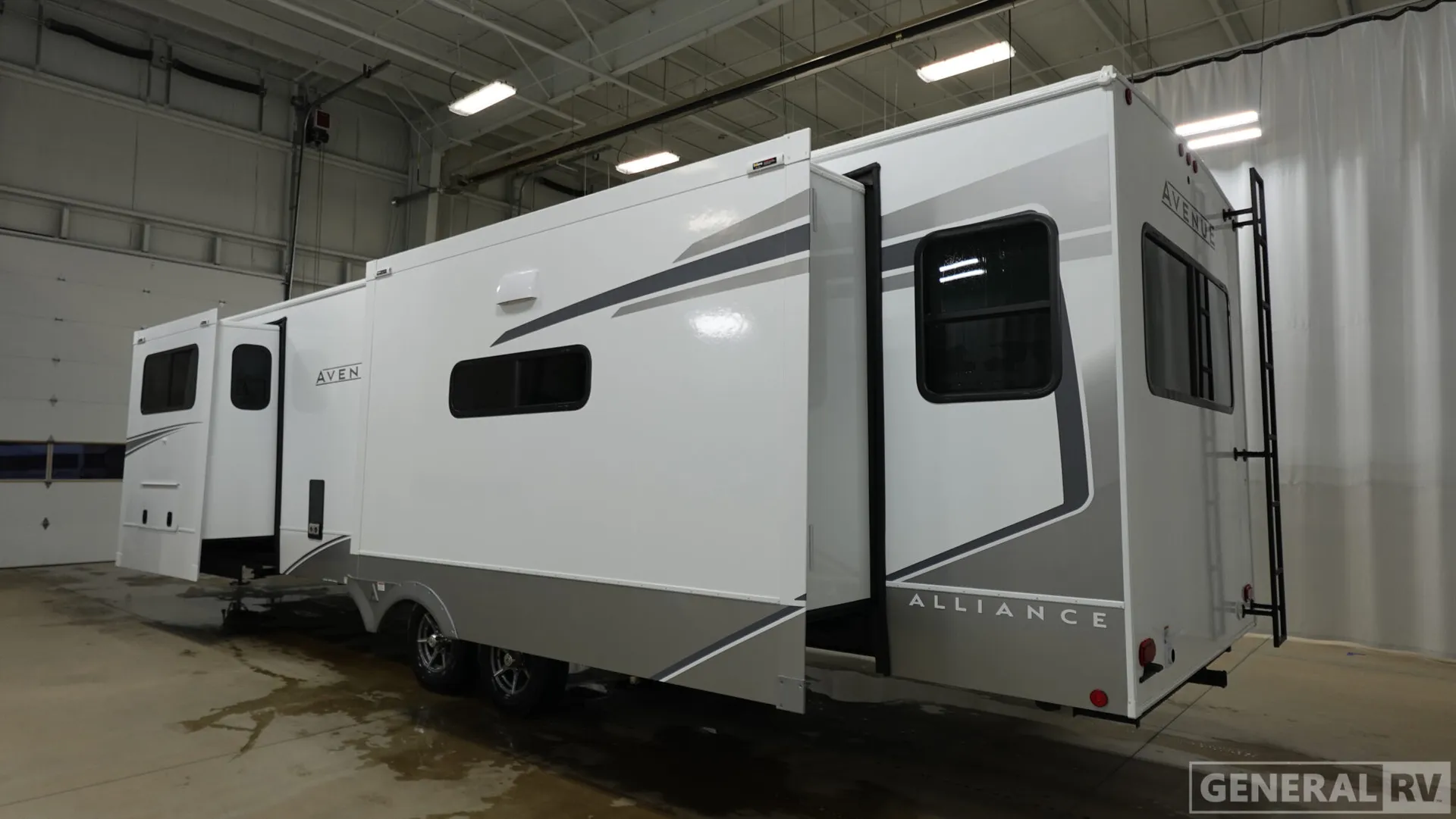 2026 Alliance RV Avenue 332RL - Photo 4