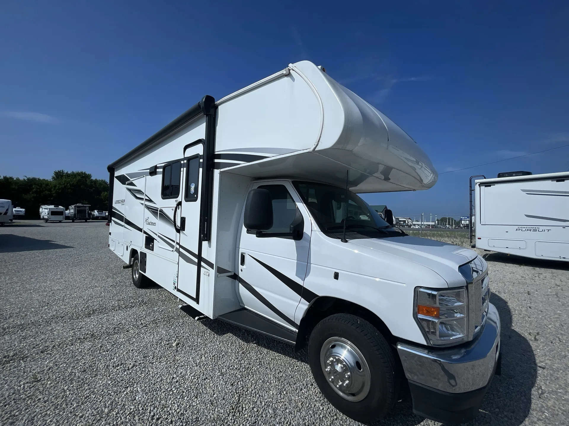2025 Coachmen Leprechaun 260MB - Photo 2