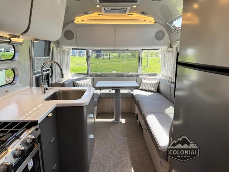2026 Airstream Globetrotter 27FB - Photo 4
