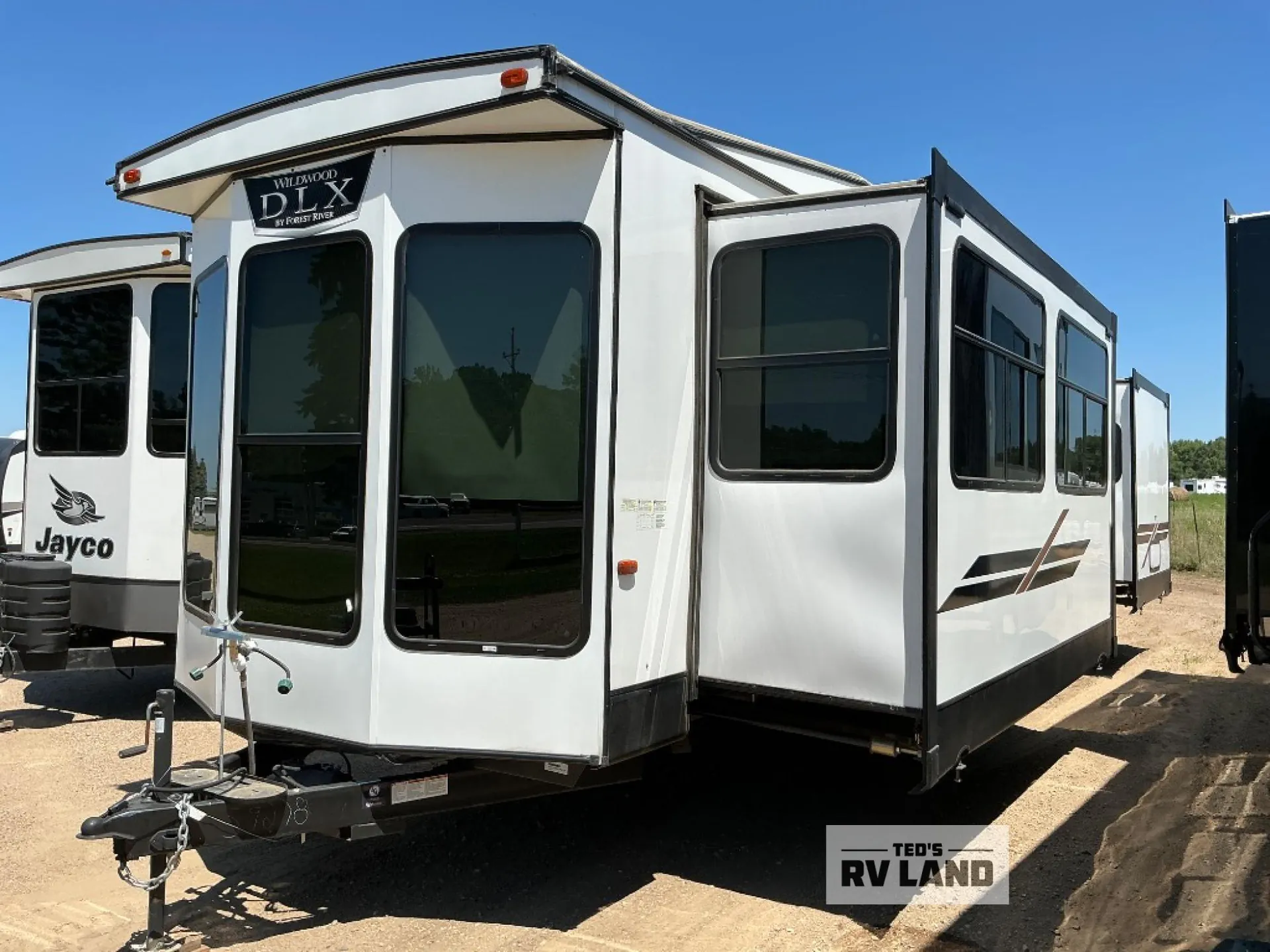 2020 Forest River Wildwood DLX 353FLFB - Photo 3