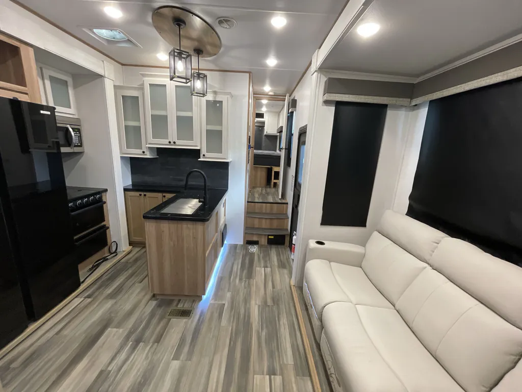 2023 Forest River XLR Nitro 351, Photos photo 3