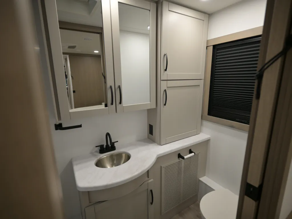 2027 Entegra Coach Vision XL 36C, Photos photo 39