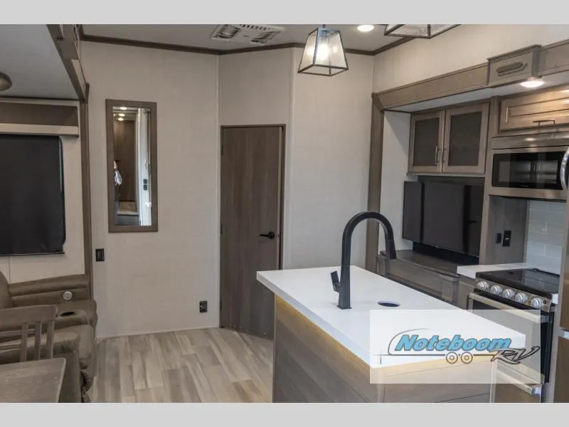 2023 Grand Design Solitude 3950BH - Photo 3