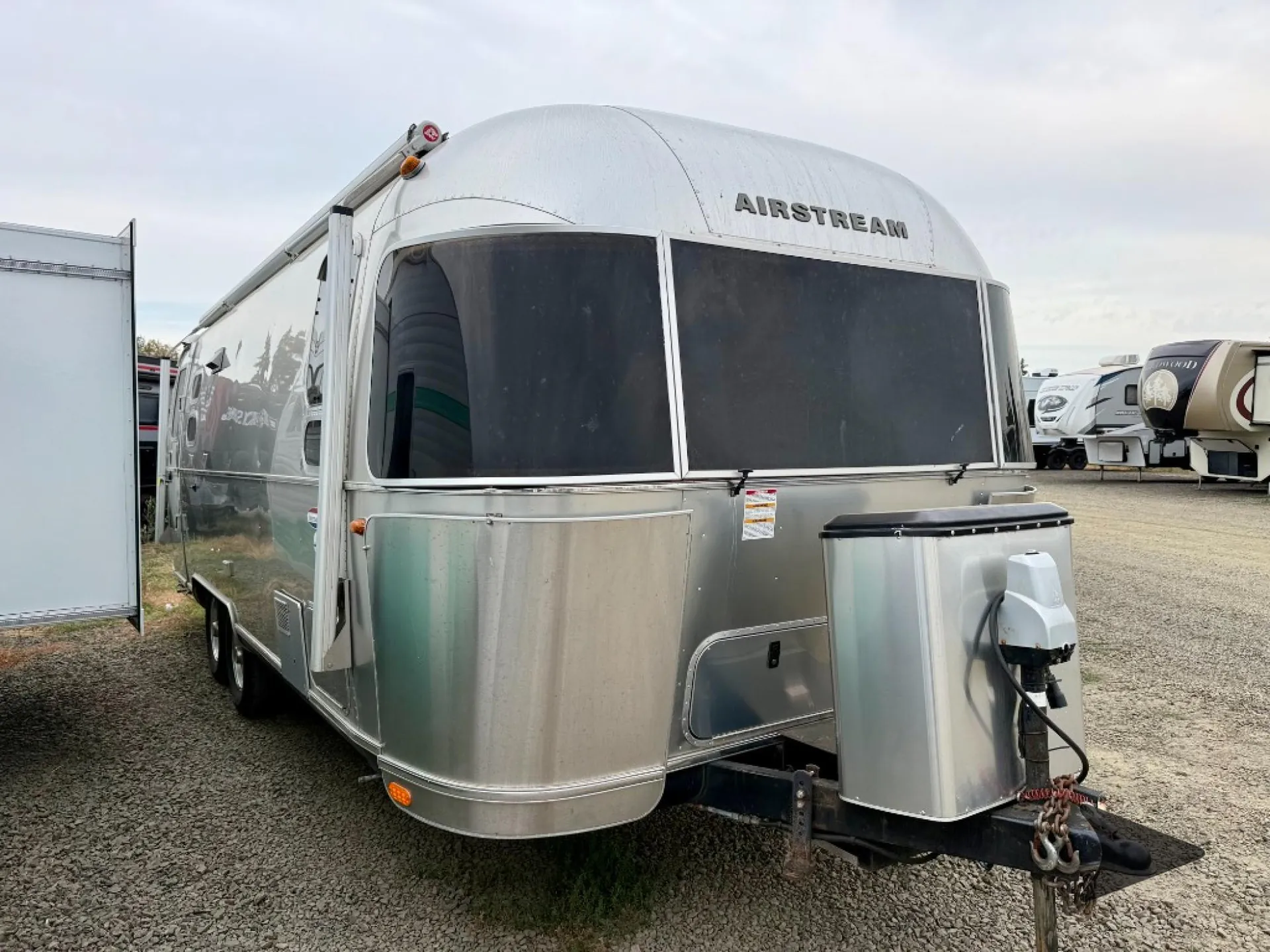 2017 Airstream International Serenity 25 - Photo 2
