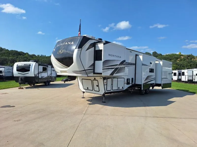 2025 Keystone Montana 3623EB - Photo 4