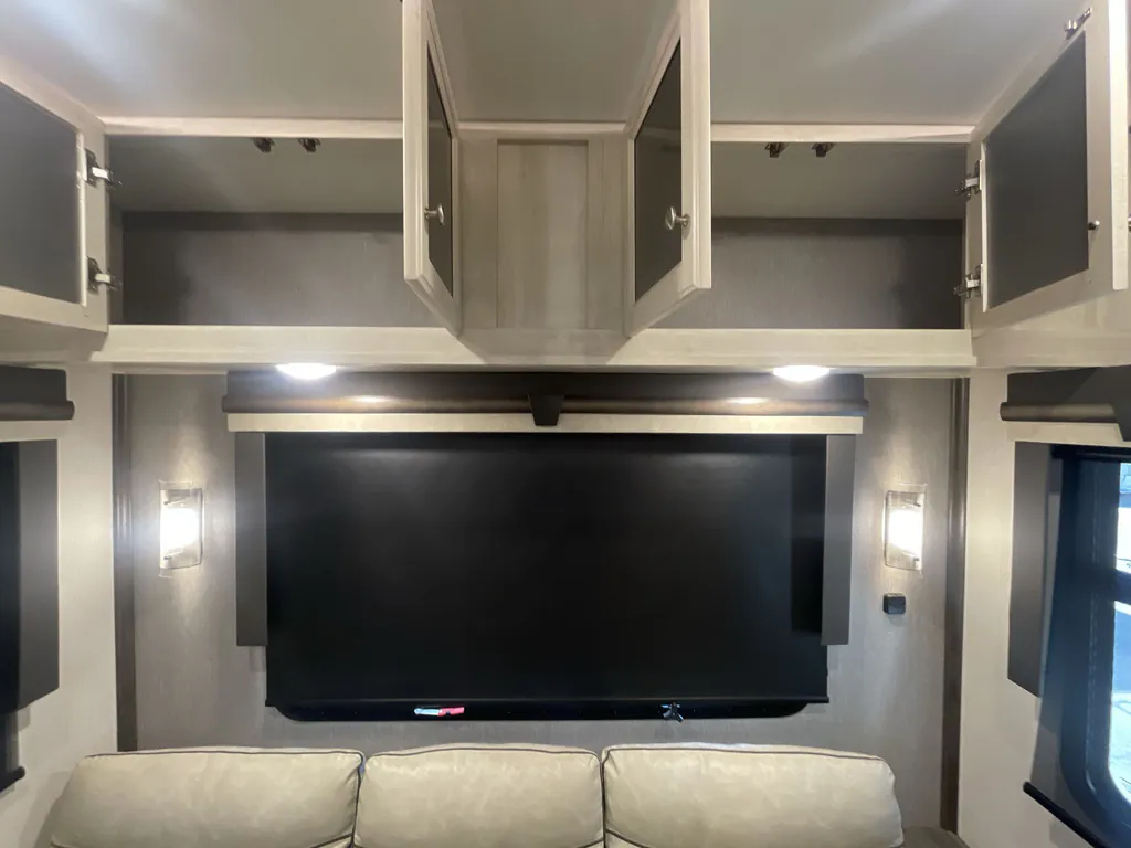 2022 Forest River Cardinal Luxury 380RLX, Photos photo 16