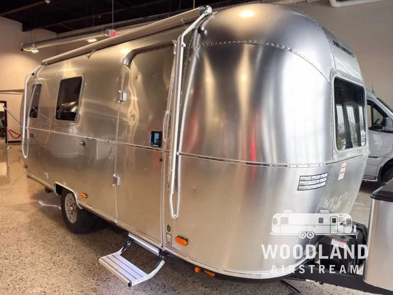 2026 Airstream World Traveler 22RB - Main photo