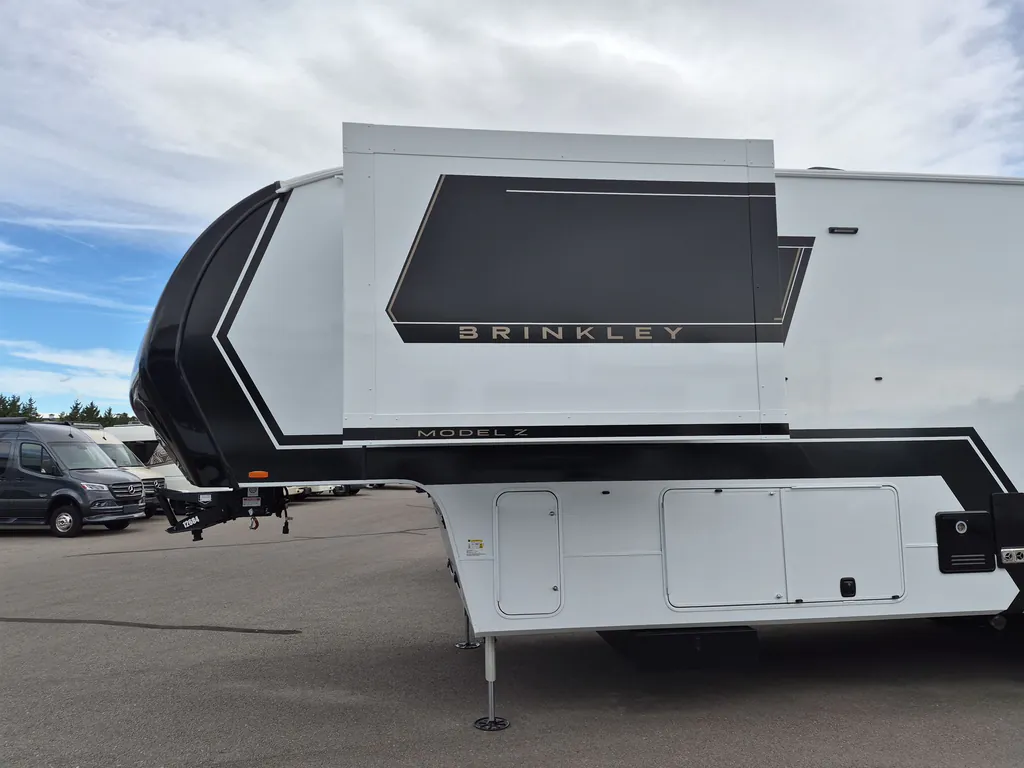 2026 Brinkley Model Z 3600, Photos photo 5