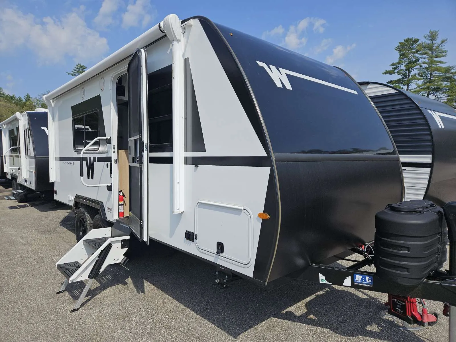 2026 Winnebago Micro Minnie 2000TRB - Photo 2
