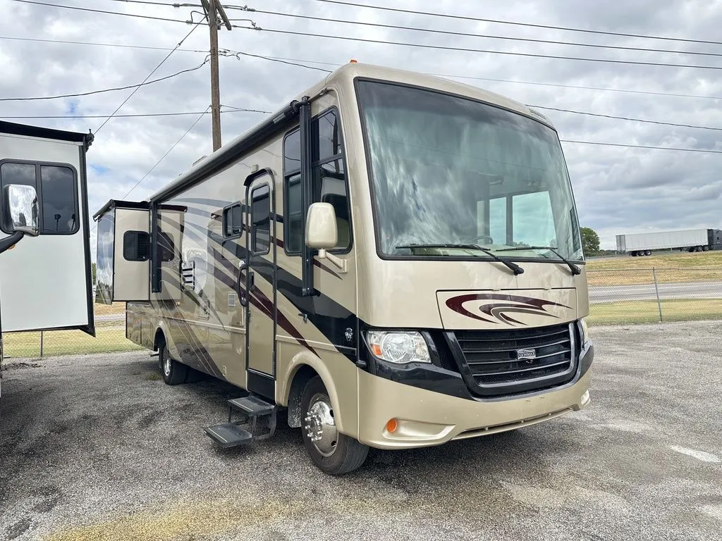 2013 Newmar Bay Star 3124 - Photo 2