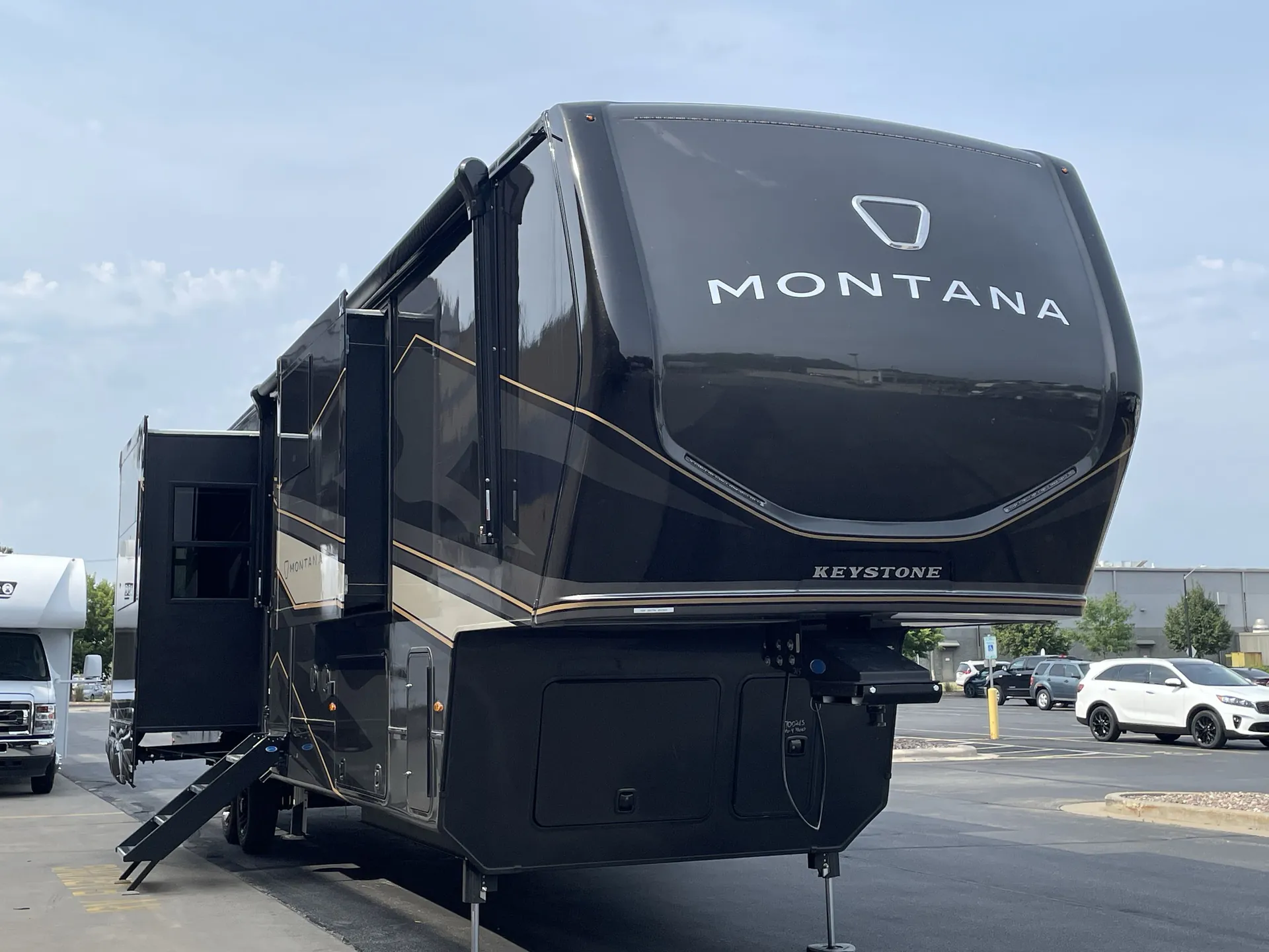 2026 Keystone Montana 3901RK - Photo 2