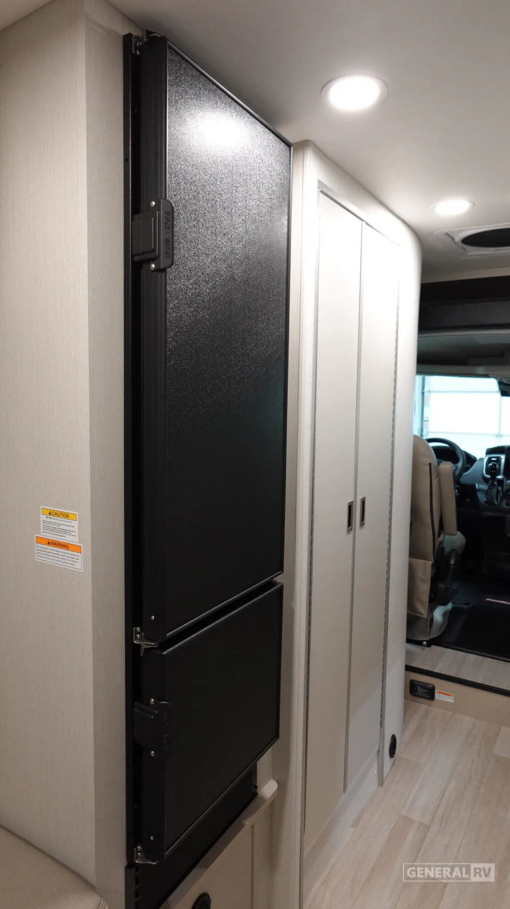 2027 Thor Motor Coach Tellaro 20Y, Photos photo 19