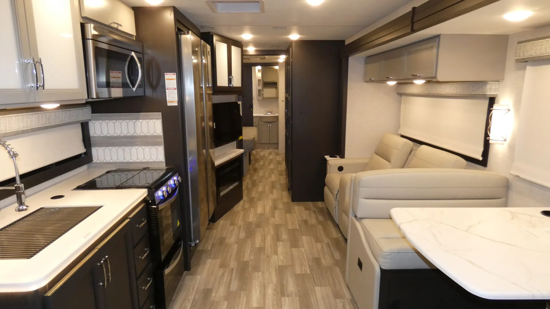 2026 Thor Motor Coach Luminate GG35 - Photo 3