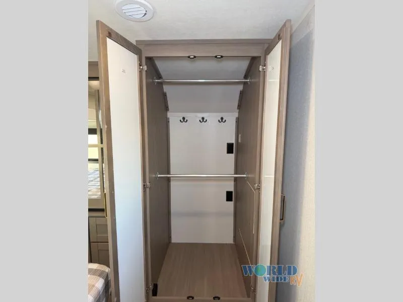 2026 Jayco Eagle 335LSTS - Photo 3