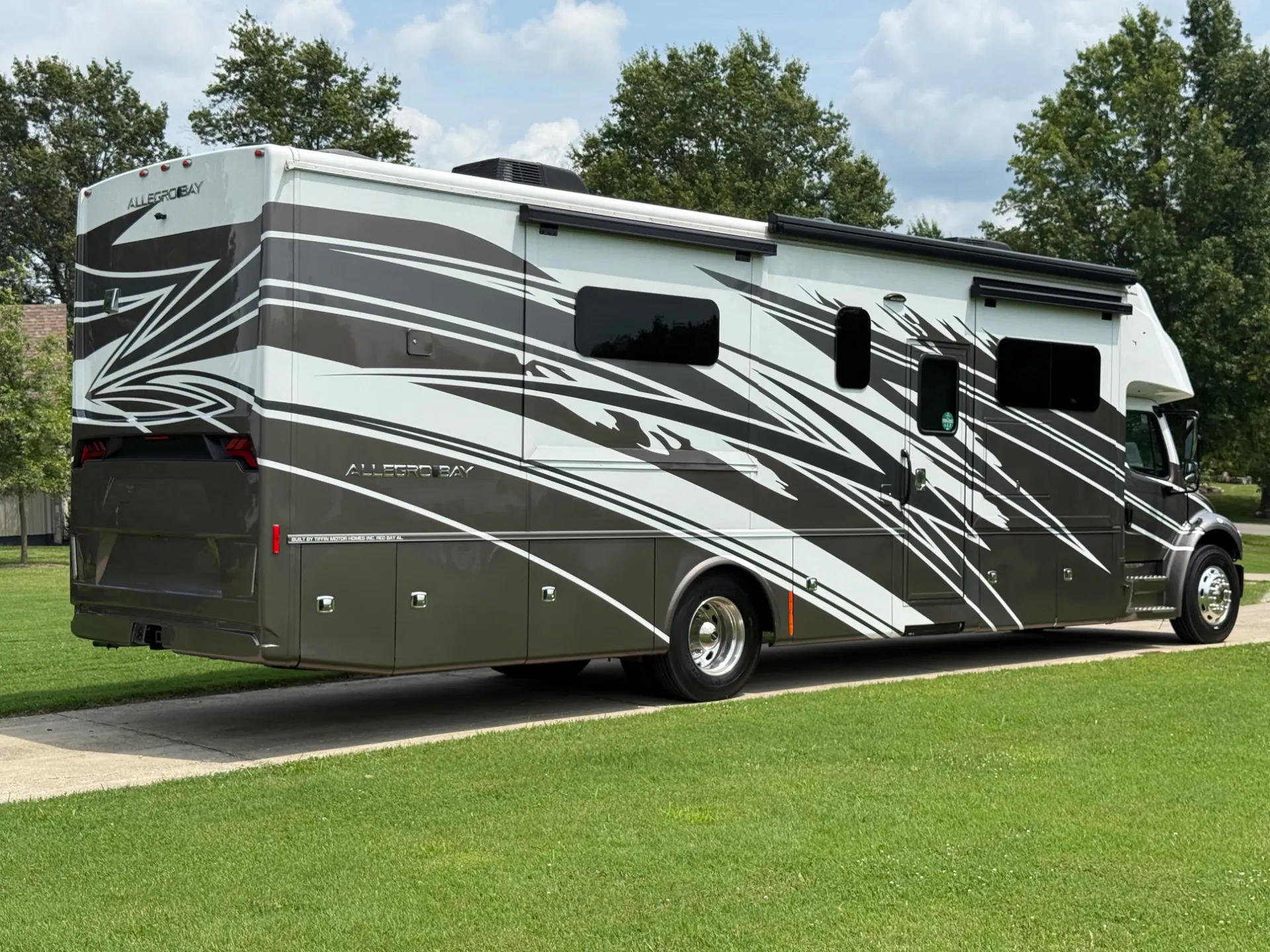 2025 Tiffin Allegro Bay 38 BB - Photo 4