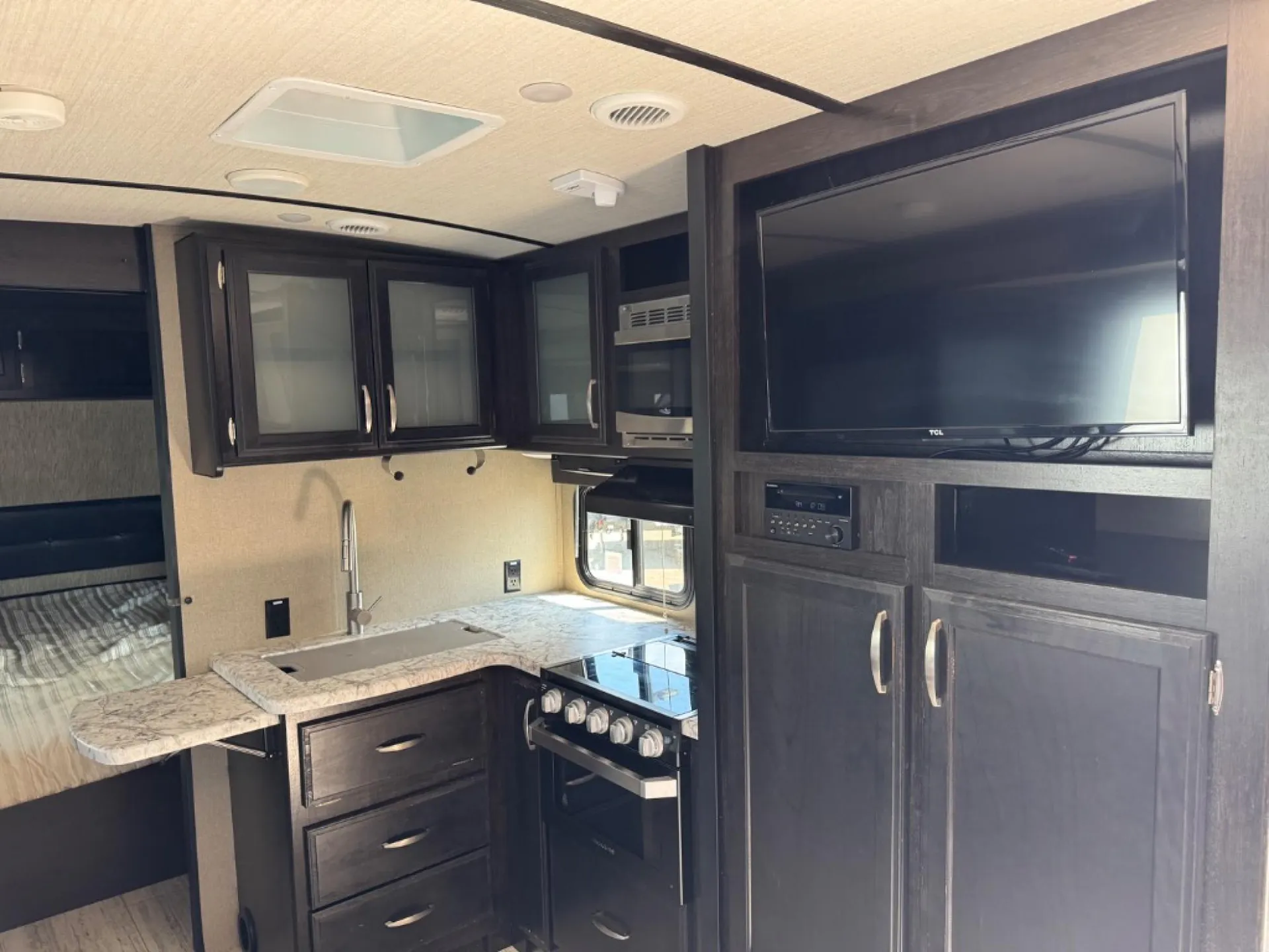 2019 Grand Design Imagine 2400BH - Photo 4
