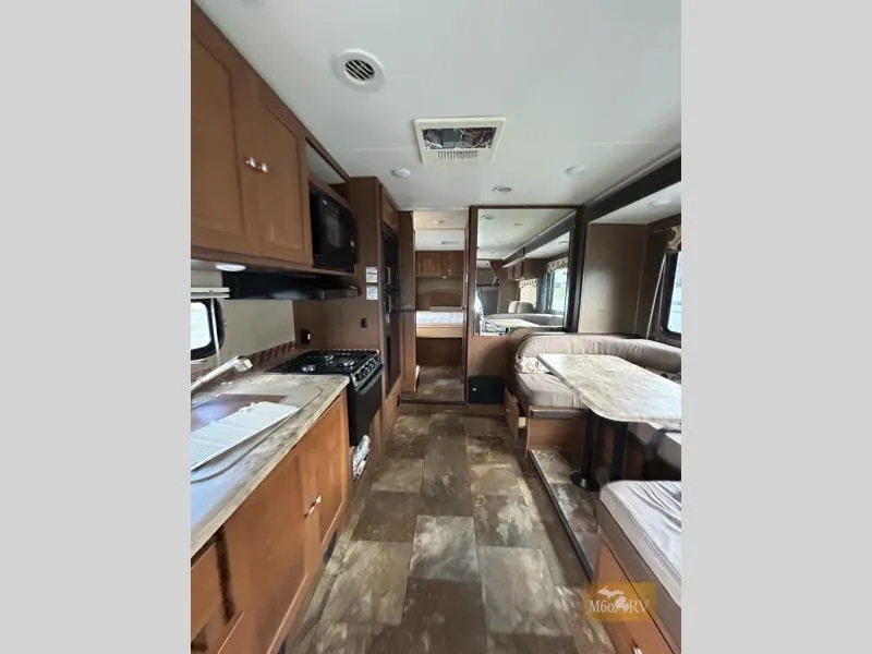 2016 Coachmen Leprechaun 319DS - Photo 4