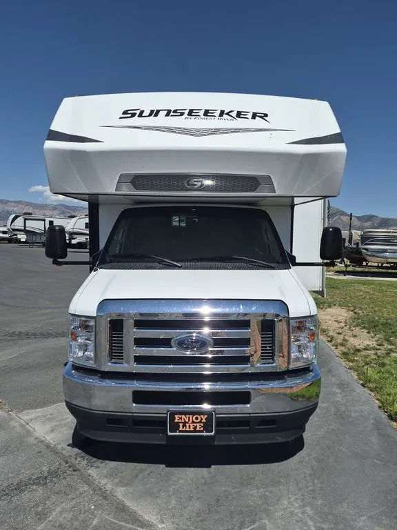 2023 Forest River Sunseeker 3250DS LE - Photo 4