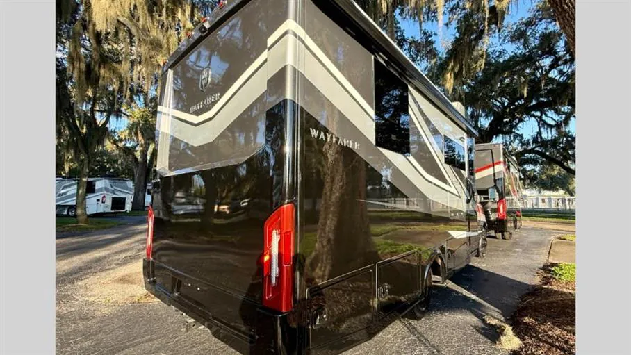 2027 Tiffin Wayfarer 25 PW, Photos photo 6