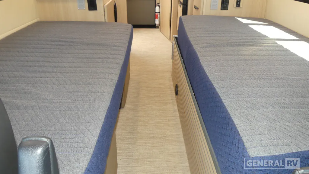 2025 Chinook RV Summit SS, Photos photo 19