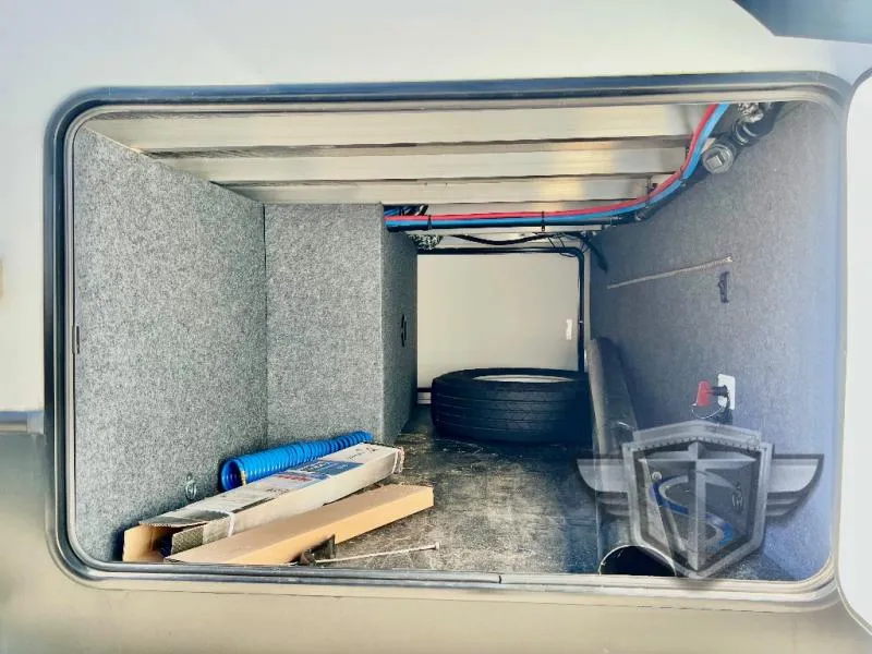 2022 Forest River Cardinal Luxury 320RLX - Photo 4