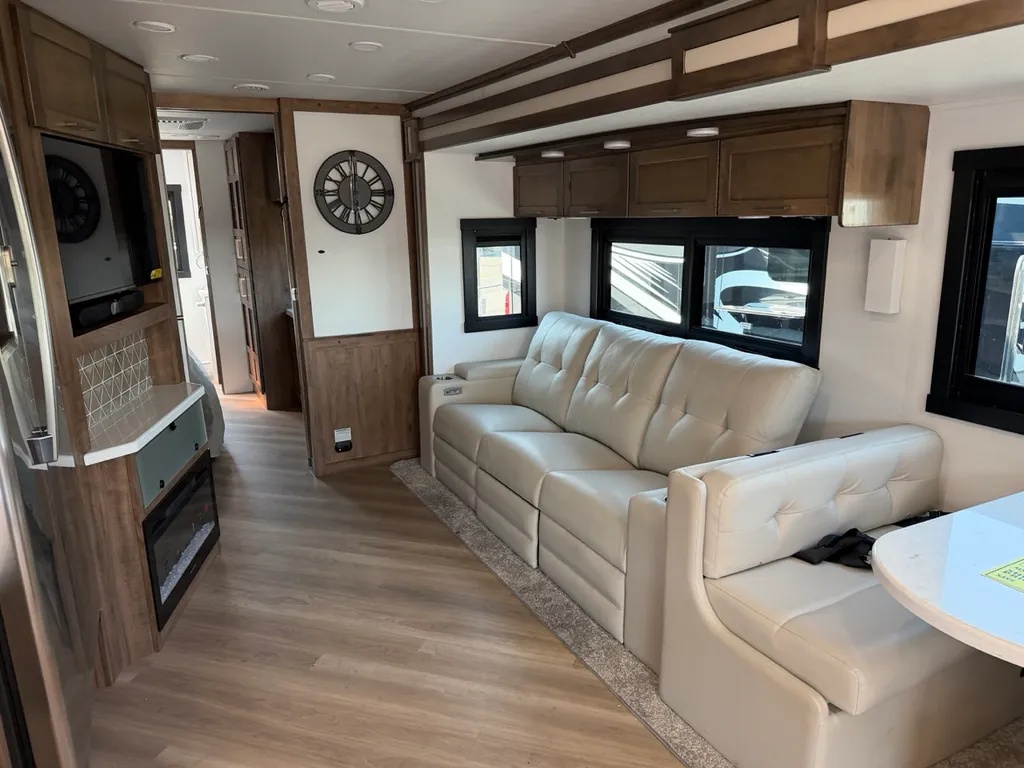 2026 Entegra Coach Accolade 37K, Photos photo 8