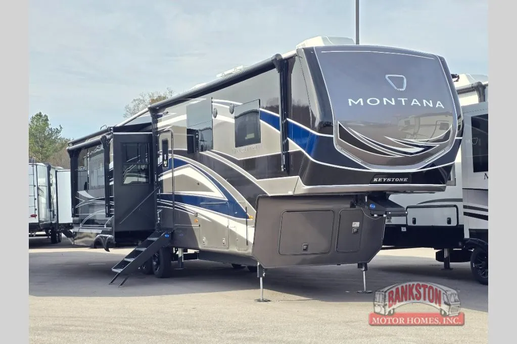 2026 Keystone Montana 3231CK - Photo 2