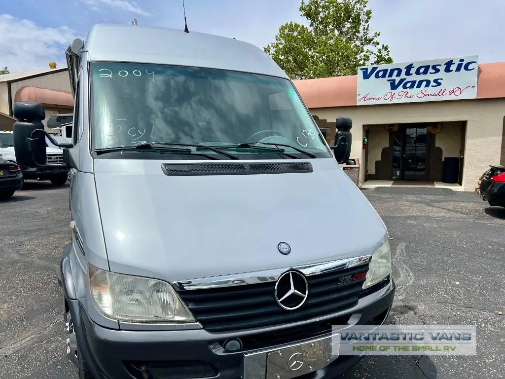 2004 Interstate Mercedes Benz Sprinter RK - Photo 2