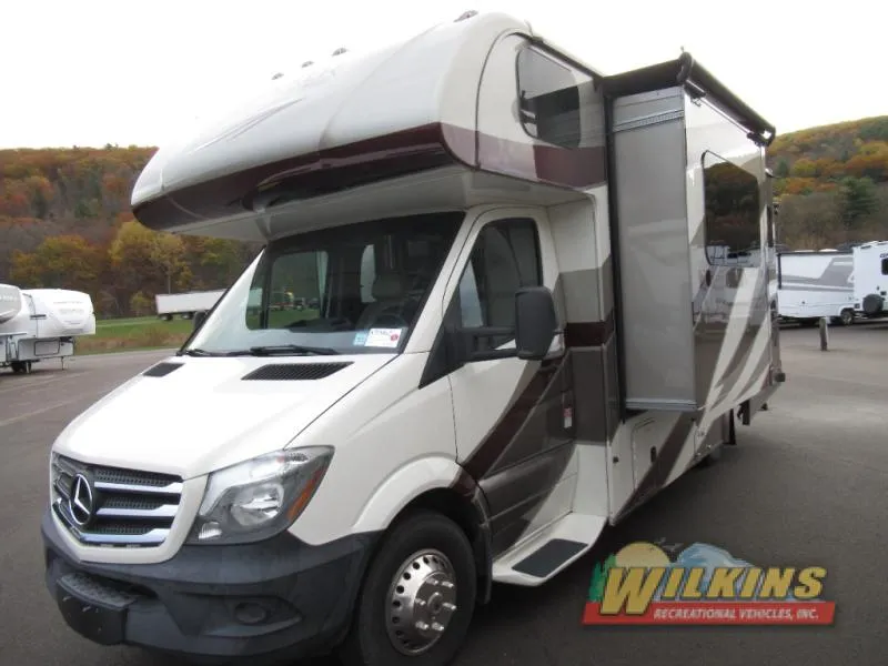 2019 Forest River Sunseeker MBS 2400R - Photo 3