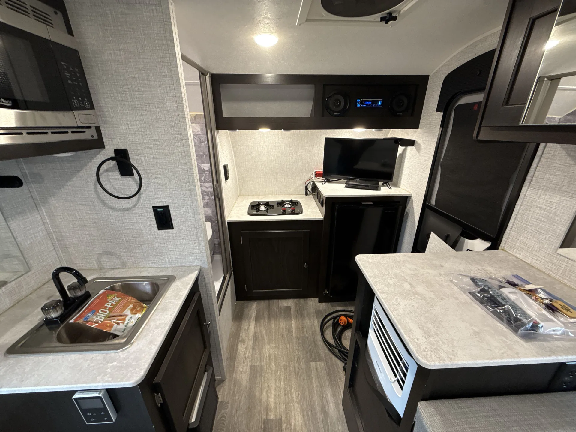 2024 Braxton Creek Bushwacker Plus 15RE — living area main