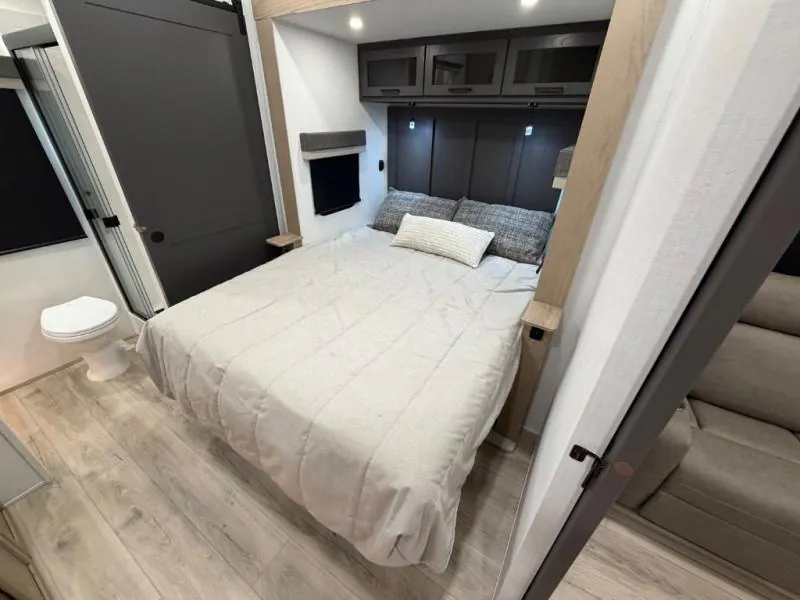 2026 Forest River Rockwood Signature 403SDB, Photos photo 13