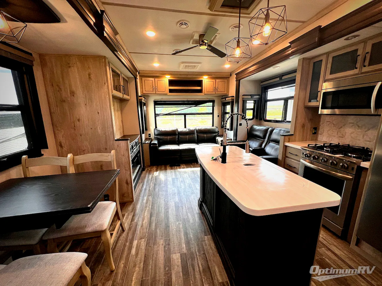2023 Keystone Alpine 3102RL dealer photo 4 from Optimum RV