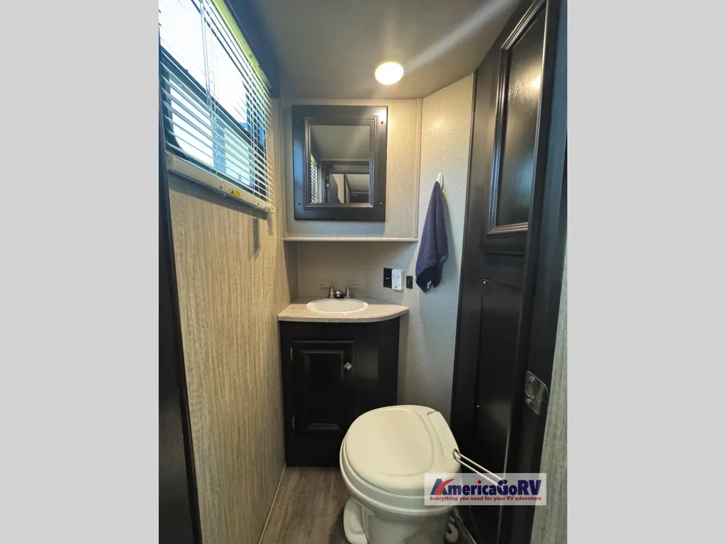 2019 Cruiser RV Stryker STF 3513, Photos photo 12
