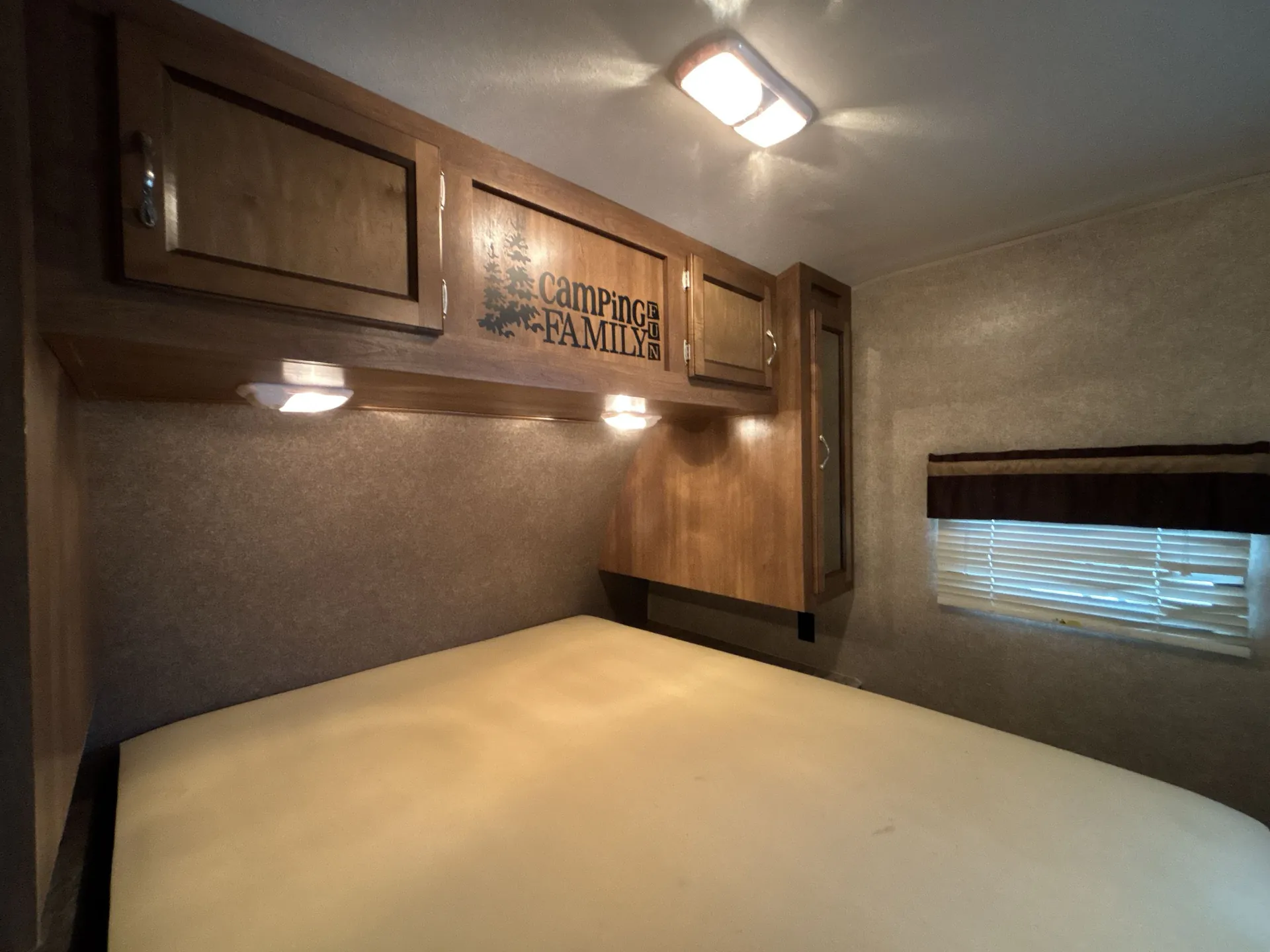 2016 Coachmen Catalina 223FB — living area main
