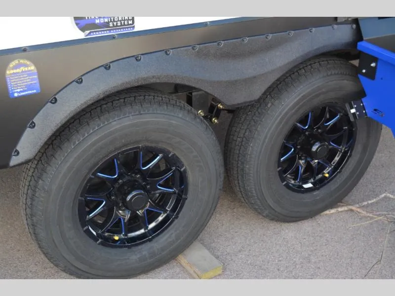 2026 Forest River Vengeance Rogue Armored 26L140 - Photo 4