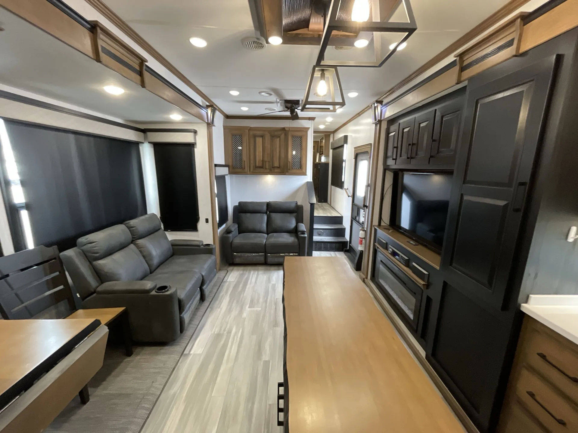 2022 Heartland Bighorn 3120RK — living area main
