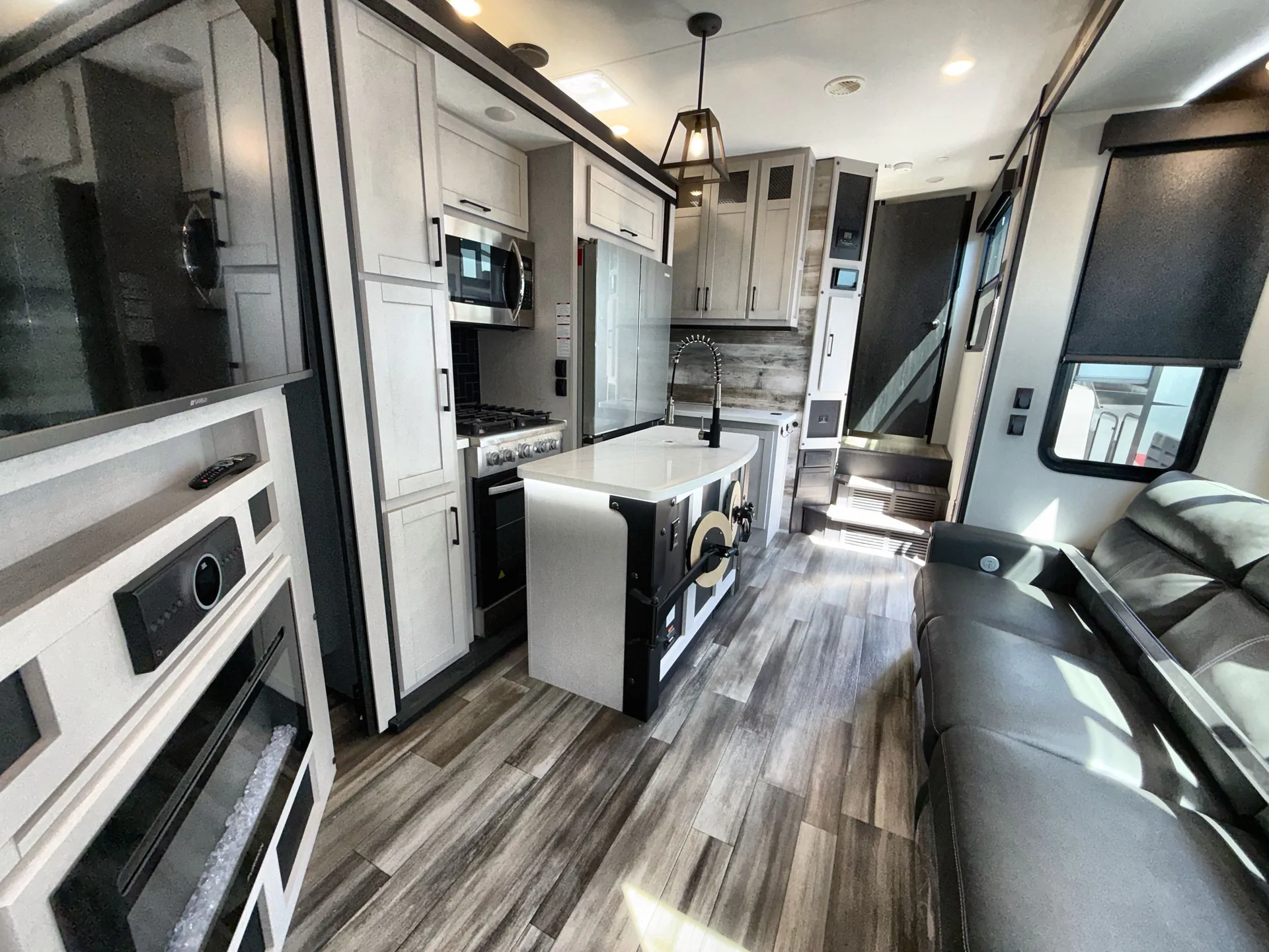 2024 Heartland Cyclone 3714 — living area main