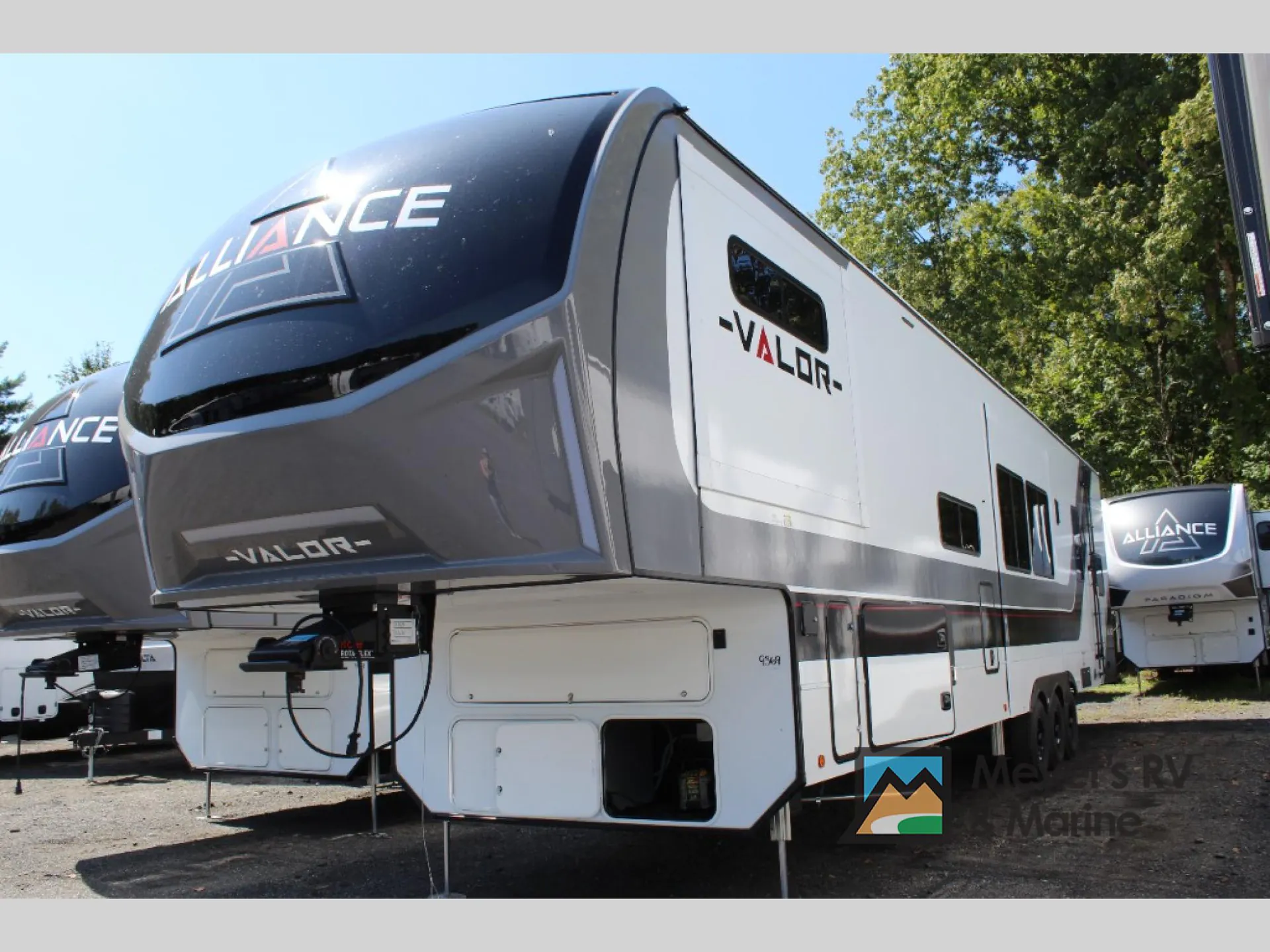 2025 Alliance RV Valor 44V14 - Photo 3