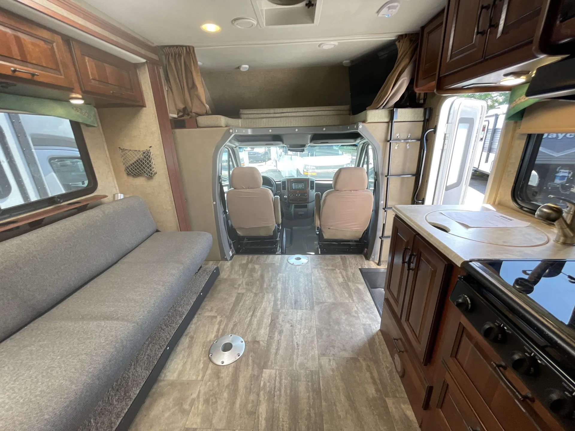2016 Forest River Sunseeker MBS 2400R — backside