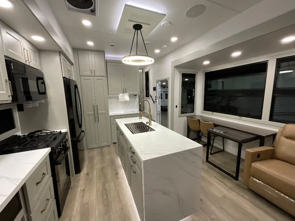 2025 Brinkley Model G 4100, Photos photo 11