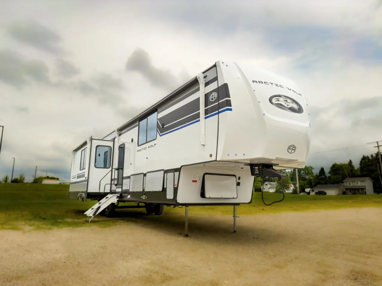 2027 Forest River RV Cherokee Arctic Wolf 387ML - Photo 3
