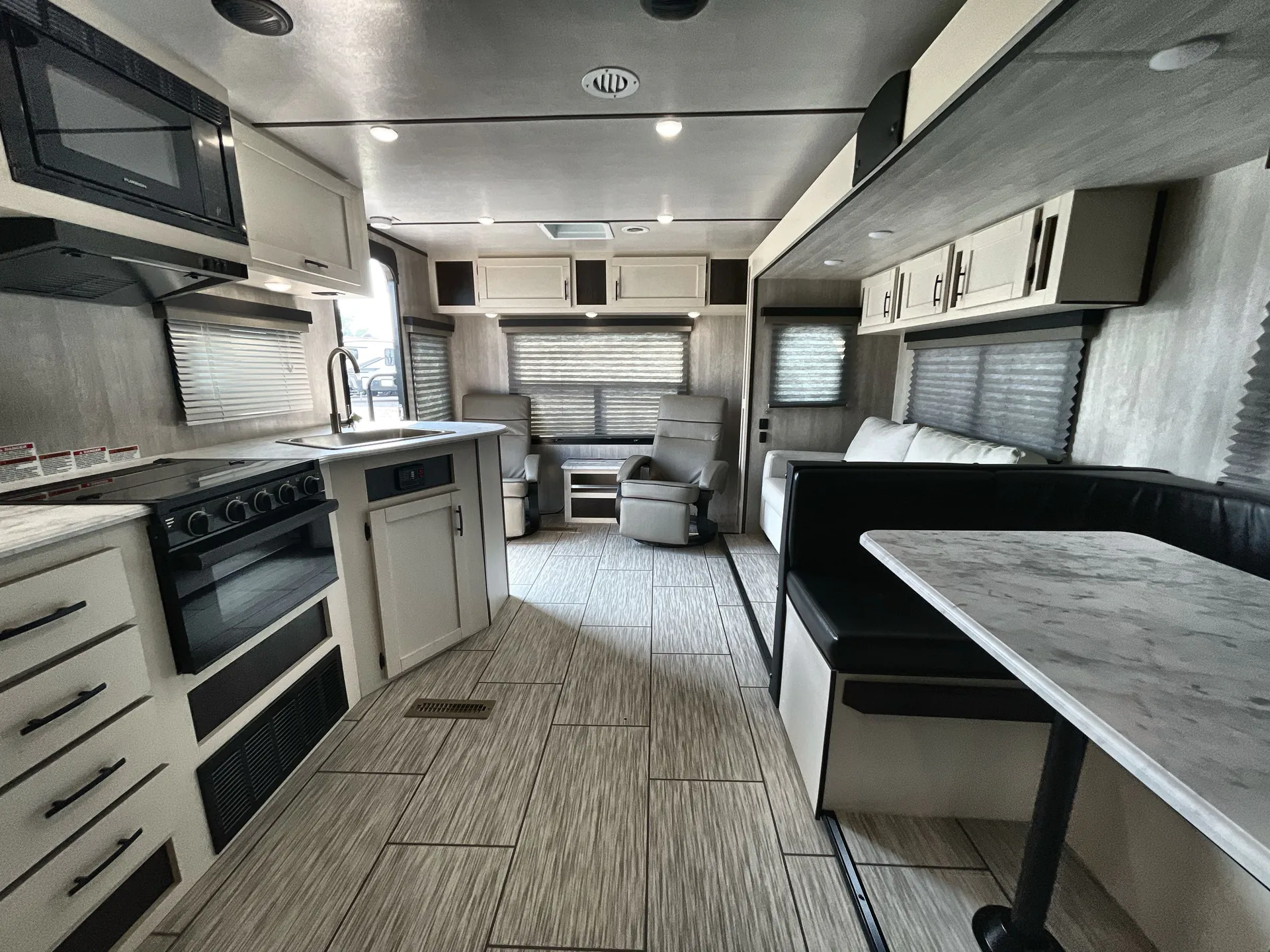 2023 Genesis Supreme Northland 27RLS - Photo 4