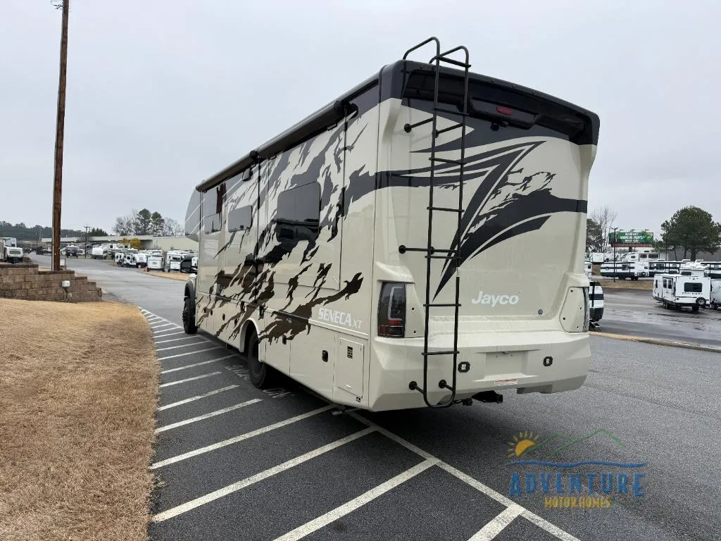2024 Jayco Seneca XT 32U - Photo 3