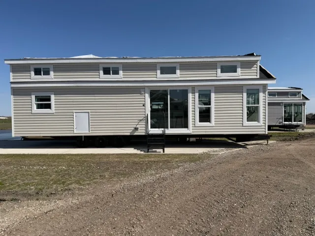 2026 Kropf Lakeside 8104BK - Photo 2