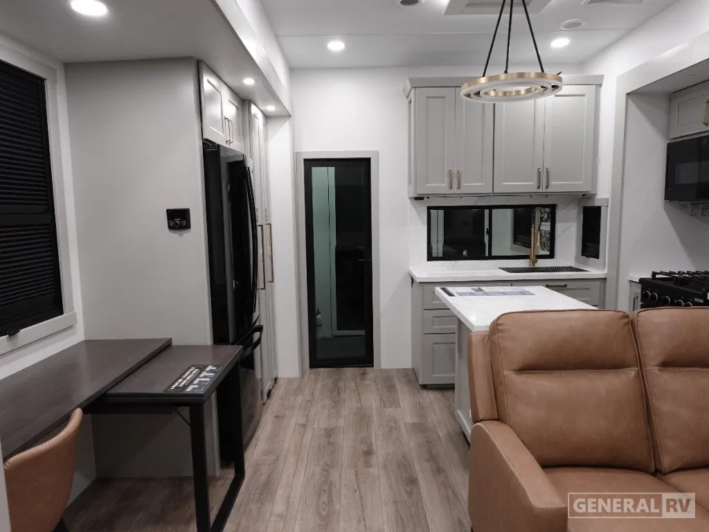 2025 Brinkley Model G 3250 - Photo 4