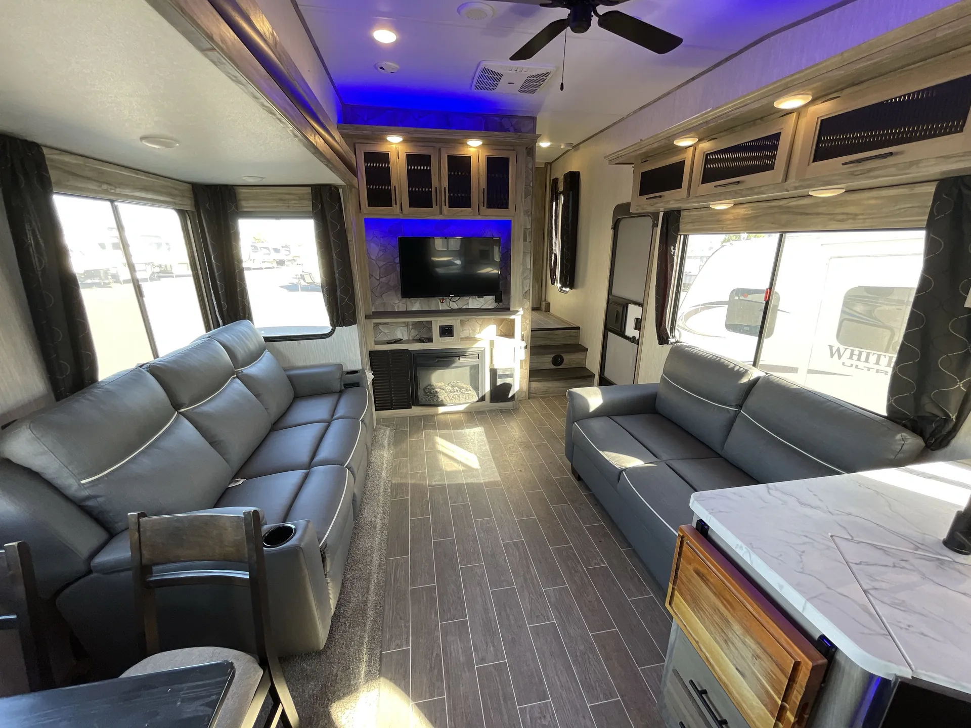 2021 Forest River Cherokee Arctic Wolf 271RK — living area main