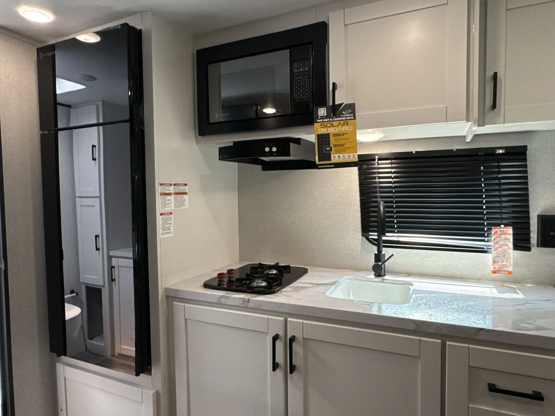 2026 Jayco Jay Flight SLX 175FQW — kitchen