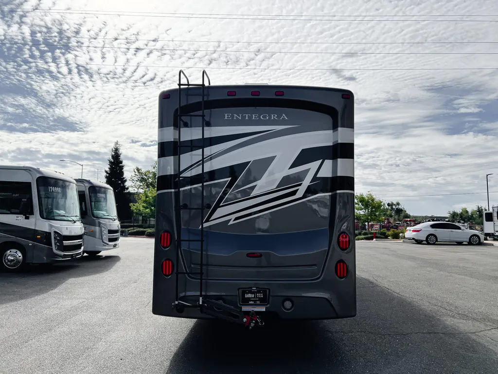 2025 Entegra Coach Vision XL 36C, Photos photo 24