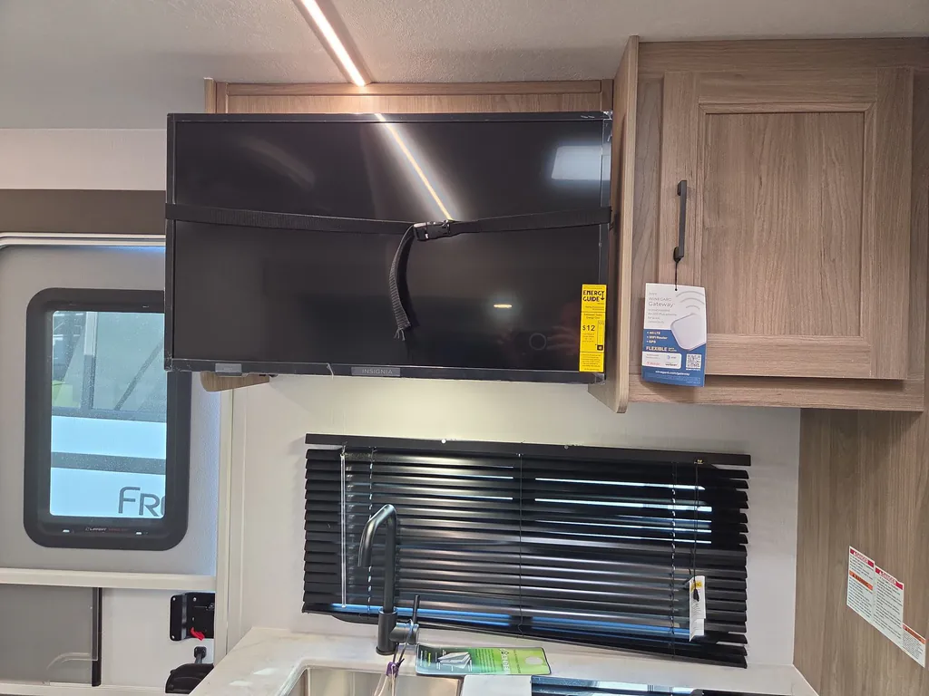 2026 Coachmen Freedom Express Select 21SE, Photos photo 23