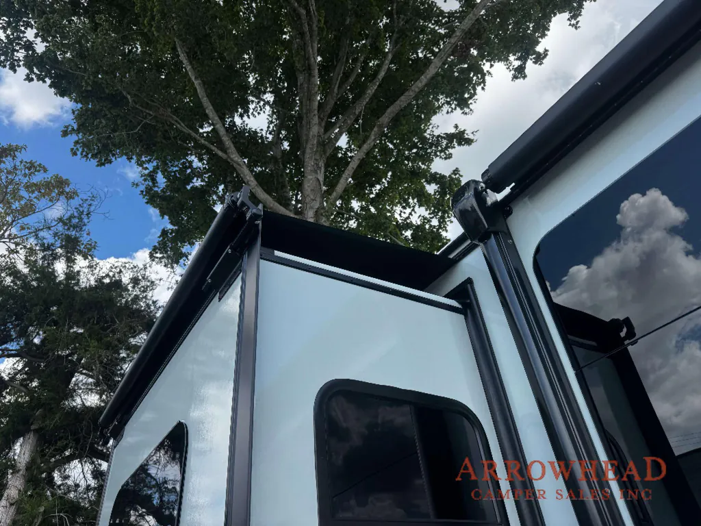 2027 Forest River Rockwood Ultra Lite 2921RL, Photos photo 13